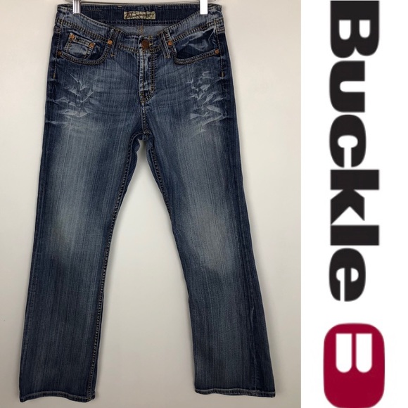 BKE Denim - BKE Wendi Distressed Denim Jeans. 28.